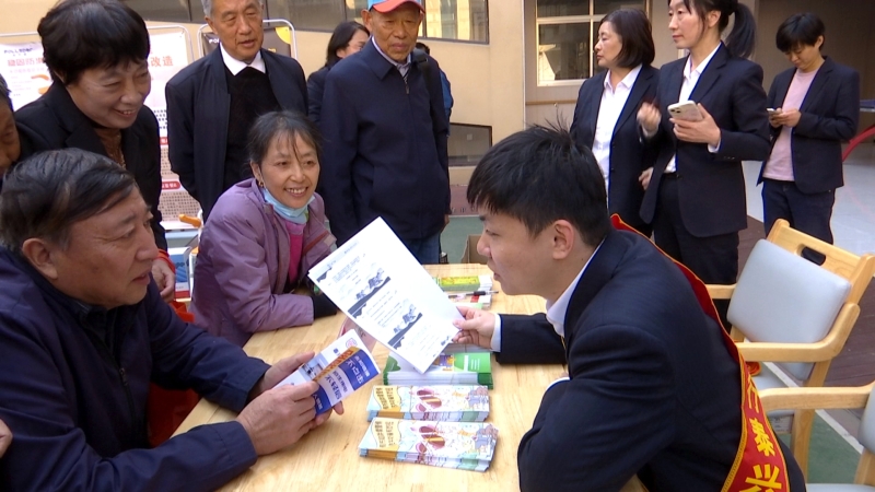 市委老干部局舉辦“敬老月”公益市集活動(dòng)